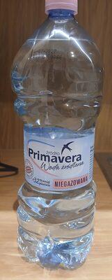 Woda źródlana niegazowana